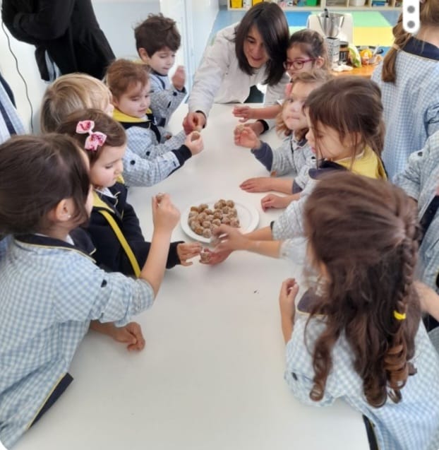 417557761_417567084160036_996445275932489643_n